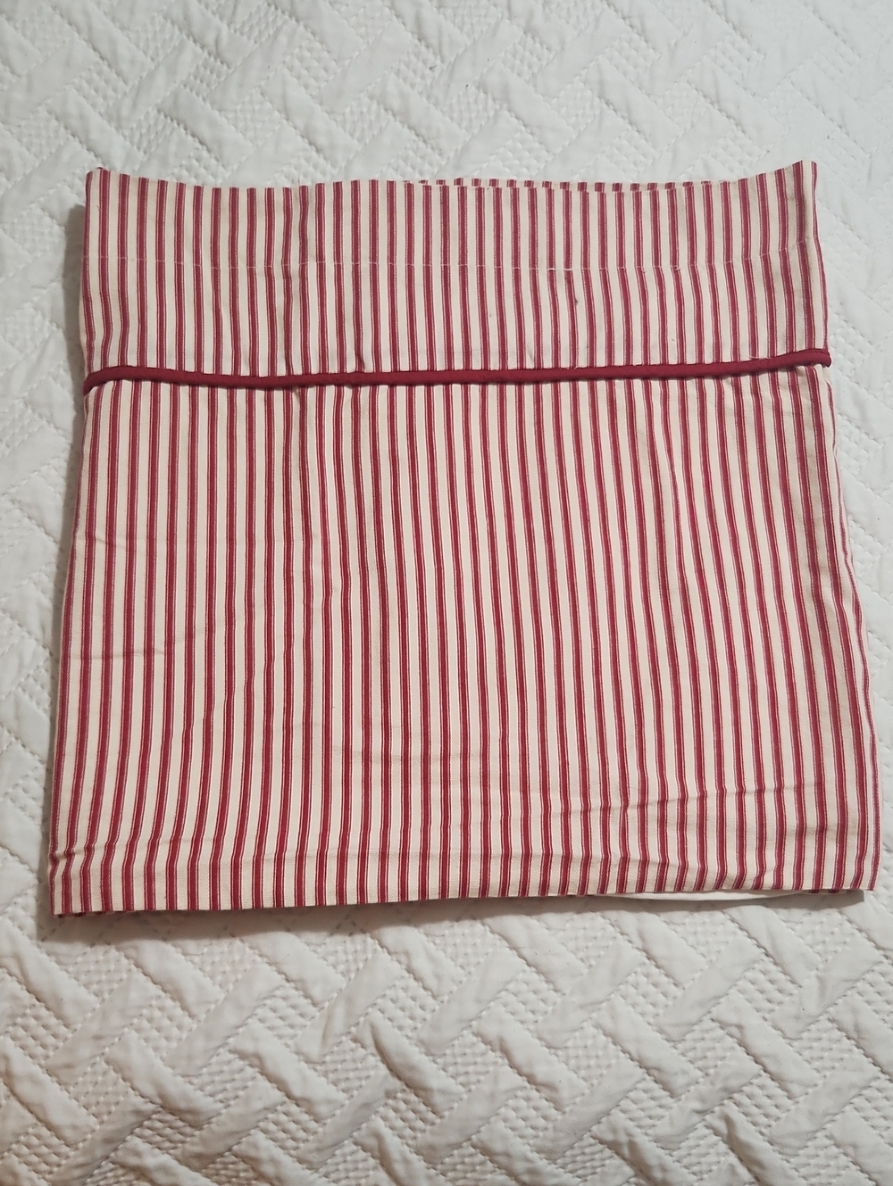 Nobility Red and Cream Valance